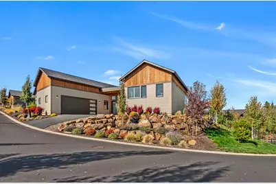 19211 Gateway Loop, Bend, OR 97702 - Photo 1