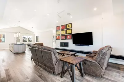 19211 Gateway Loop, Bend, OR 97702 - Photo 10