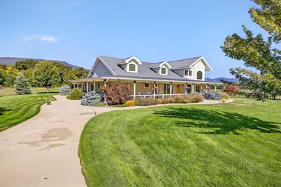 18200 Williams Highway, Williams, OR 97544 - Photo 6
