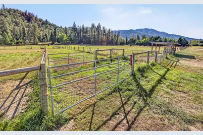 18200 Williams Highway, Williams, OR 97544 - Photo 94