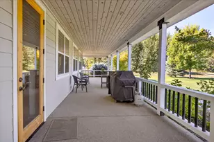 18200 Williams Hwy, Williams, OR 97544 - Photo 8