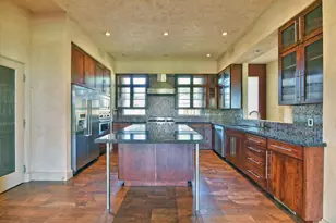 104 Monterey Dr, Medford, OR 97504 - Photo 4