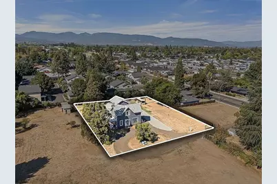 1007 Garfield Street, Medford, OR 97501 - Photo 2