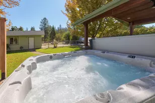 165 Sunbeam Cir, Merlin, OR 97532 - Photo 26