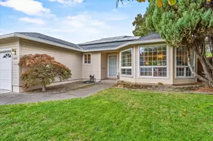 1822 Sarah Way, Medford, OR 97501 - Photo 4