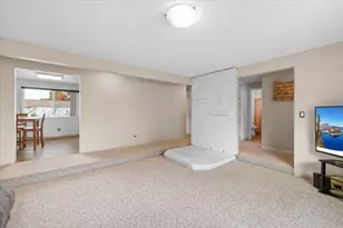 920 N 10th St, Central Point, OR 97502 - Photo 4