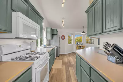 21347 Starling Drive, Bend, OR 97701 - Photo 2