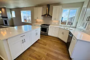 21428 SE Krakatoa Ct, Bend, OR 97702 - Photo 6