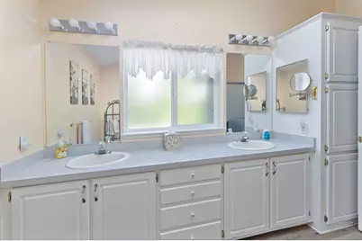 206 NW Creekside Drive, Grants Pass, OR 97526 - Photo 16