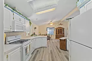 206 NW Creekside Dr, Grants Pass, OR 97526 - Photo 22