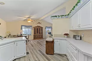 206 NW Creekside Dr, Grants Pass, OR 97526 - Photo 12