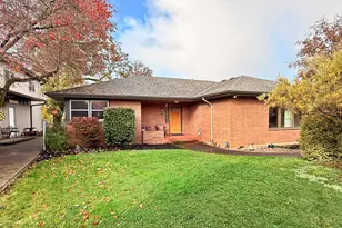 571 NW Wade Street NW, Estacada, OR 97023 - Photo 2