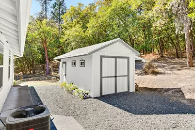 250 Cambridge Drive, Grants Pass, OR 97526 - Photo 28