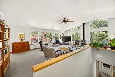 250 Cambridge Drive, Grants Pass, OR 97526 - Photo 18