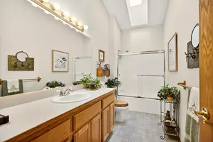 250 Cambridge Dr, Grants Pass, OR 97526 - Photo 16