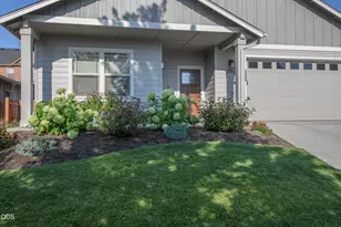 2745 SW 32nd St, Redmond, OR 97756 - Photo 2