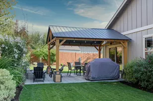 2745 SW 32nd St, Redmond, OR 97756 - Photo 4
