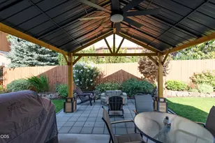 2745 SW 32nd St, Redmond, OR 97756 - Photo 6