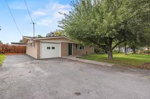 5714 Schiesel Ave, Klamath Falls, OR 97603 - Photo 4