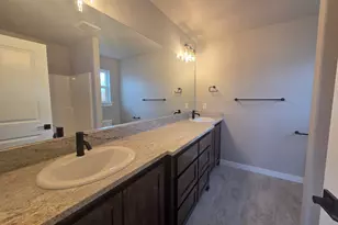 1858 Ingram Ln, Medford, OR 97501 - Photo 16