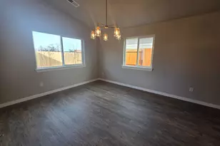 1858 Ingram Ln, Medford, OR 97501 - Photo 4