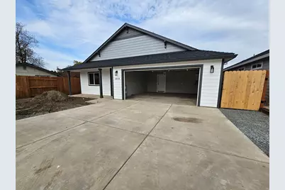 1858 Ingram Lane, Medford, OR 97501 - Photo 2