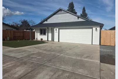 1858 Ingram Lane, Medford, OR 97501 - Photo 2