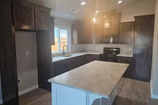 1858 Ingram Ln, Medford, OR 97501 - Photo 6