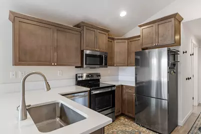 3246 NW 9th Street, Redmond, OR 97756 - Photo 4