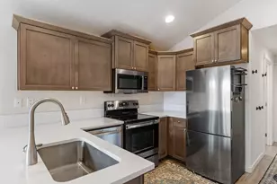 3246 NW 9th St, Redmond, OR 97756 - Photo 4