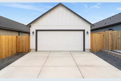 3246 NW 9th Street, Redmond, OR 97756 - Photo 6