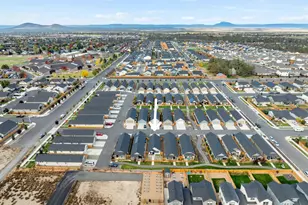 3246 NW 9th St, Redmond, OR 97756 - Photo 16