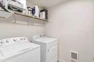 3246 NW 9th St, Redmond, OR 97756 - Photo 12