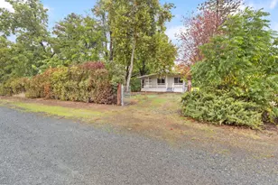 335 Tavis Dr, Merlin, OR 97532 - Photo 24