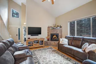 19580 SW Century Dr, Bend, OR 97702 - Photo 6