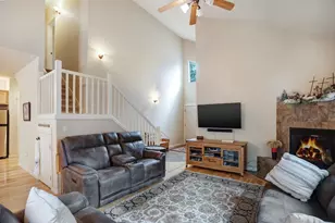 19580 SW Century Dr, Bend, OR 97702 - Photo 8