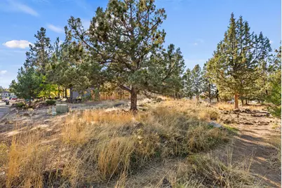 2101 NE Holliday Avenue, Bend, OR 97701 - Photo 12