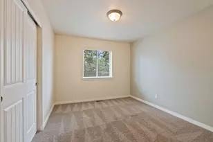 3204 Northeast Spring Creek Place, Bend, OR 97701 - Photo 12