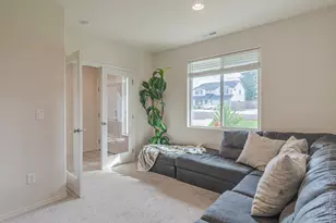 1759 Carrera Cir, Medford, OR 97504 - Photo 4