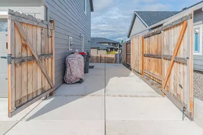 1759 Carrera Circle, Medford, OR 97504 - Photo 40