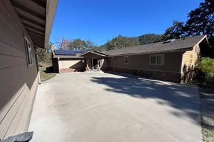 12330 E Evans Creek Rd, Rogue River, OR 97537 - Photo 2