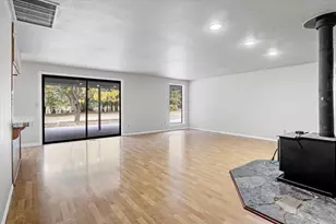 1080 Ferry Rd, Grants Pass, OR 97526 - Photo 8