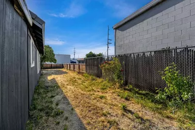 1049 Beatty Street, Medford, OR 97501 - Photo 20