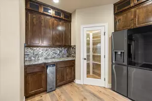 3027 Mt Thielsen Dr, Medford, OR 97504 - Photo 18