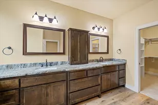 3027 Mt Thielsen Dr, Medford, OR 97504 - Photo 24