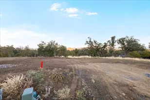 439 Quail Run, Eagle Point, OR 97524 - Photo 1