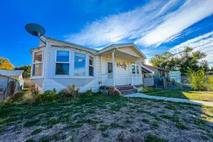 314 NW 3rd Ave, John Day, OR 97845 - Photo 1