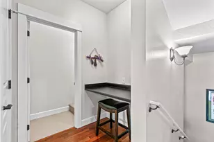 440 N 4th St, Jacksonville, OR 97530 - Photo 4