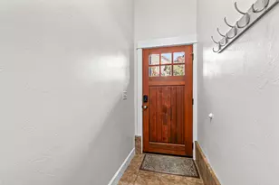 440 N 4th St, Jacksonville, OR 97530 - Photo 2