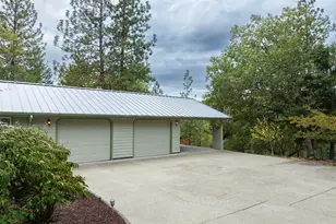 225 Lee Joy Dr, Grants Pass, OR 97526 - Photo 4